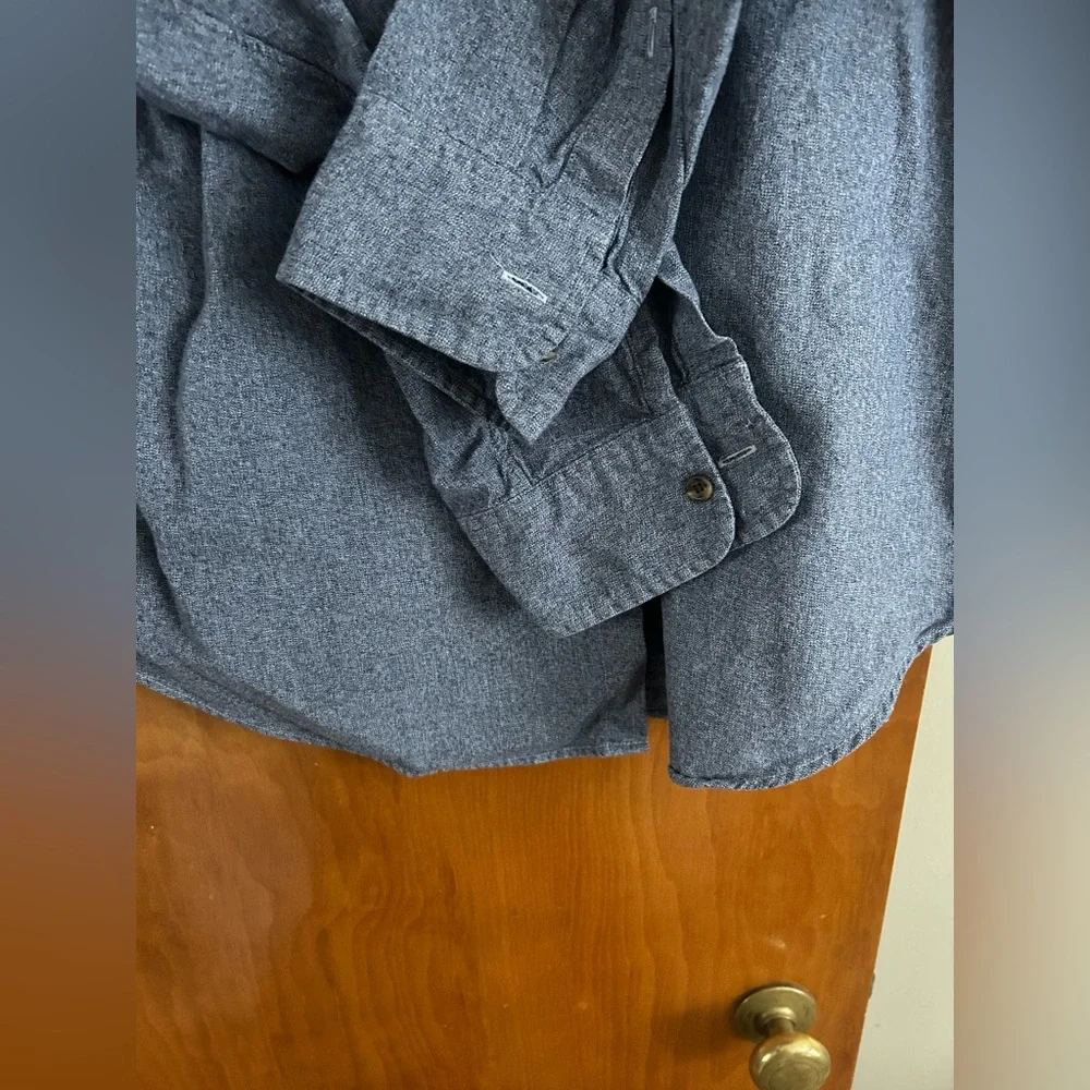 J. Crew Men's Casual Button-Down Shirt in Heathered Blue